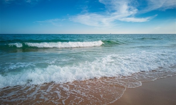 罕见一幕！钱塘江鱼鳞潮和交叉潮同时出现 画面壮观、气势磅礴